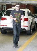 Джастин Тимберлейк - arrives at a medical building in Beverly Hills on June 1, 2012 (12xHQ) 53b42b195361468