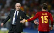 Испания - Италия - Финальный матс на чемпионате Евро 2012, 1 июля 2012 (322xHQ) Ce81f5201620579