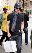 Иен Сомерхолдер (Ian Somerhalder) Out and About in New York City on May 7th, 2012 (5xHQ) A471d4202413397